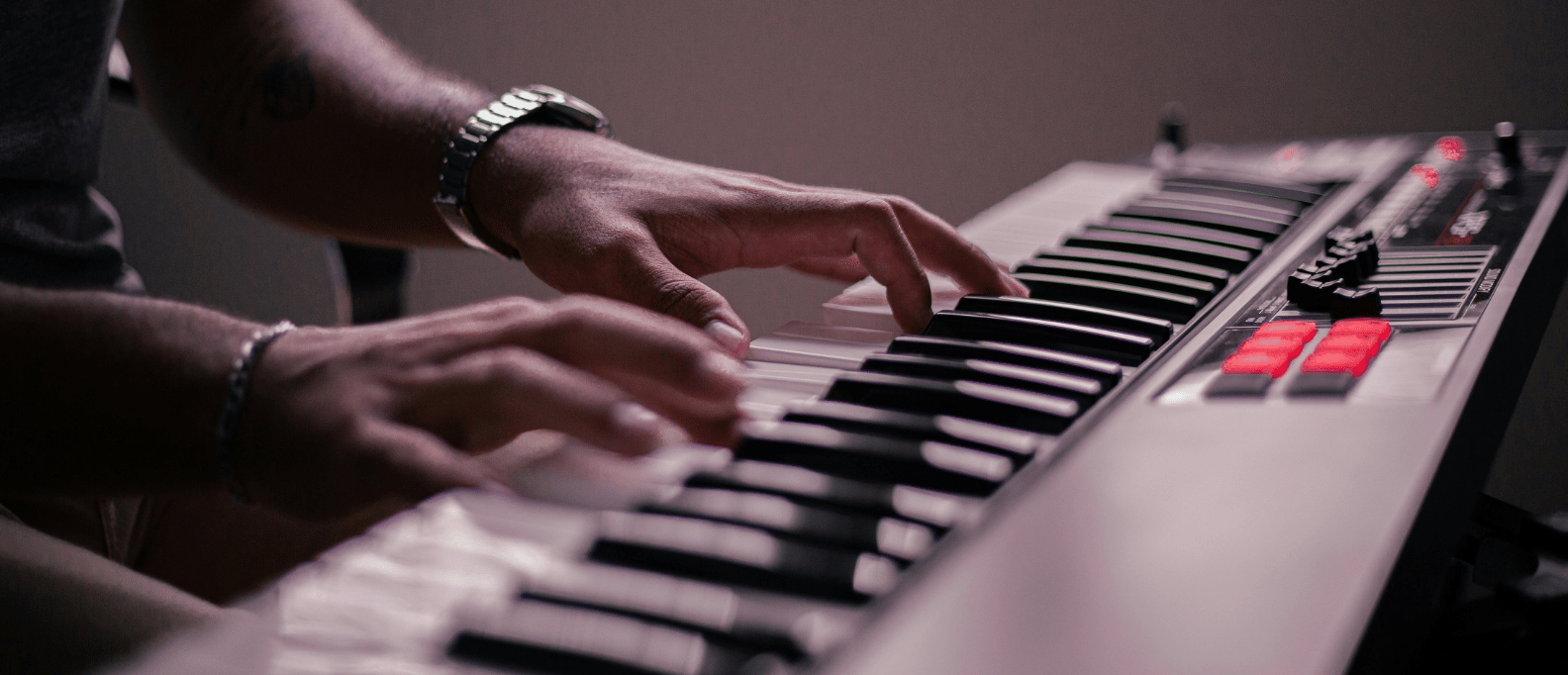 Os melhores fones de ouvido in-ear KZ para tecladistas