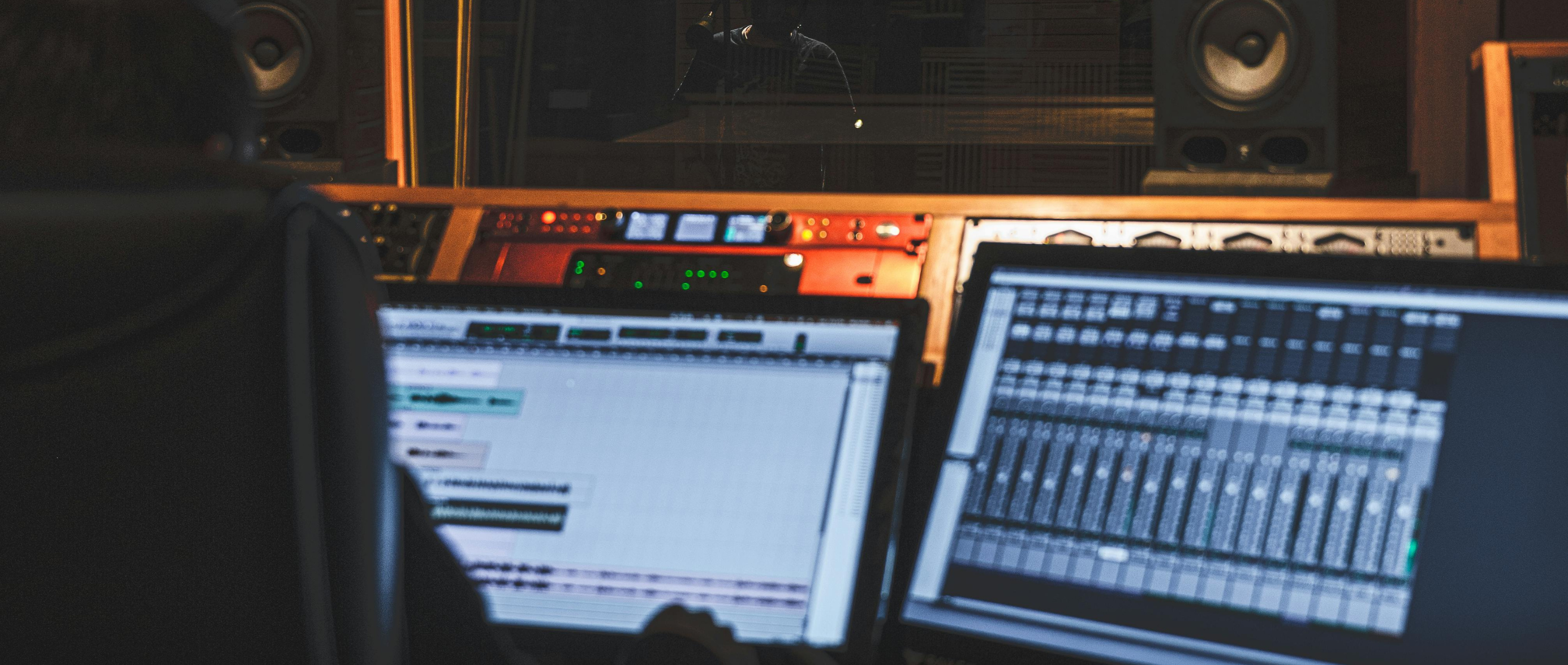 Melhores Fones In-Ear KZ pra Produção e Mixagem em 2026