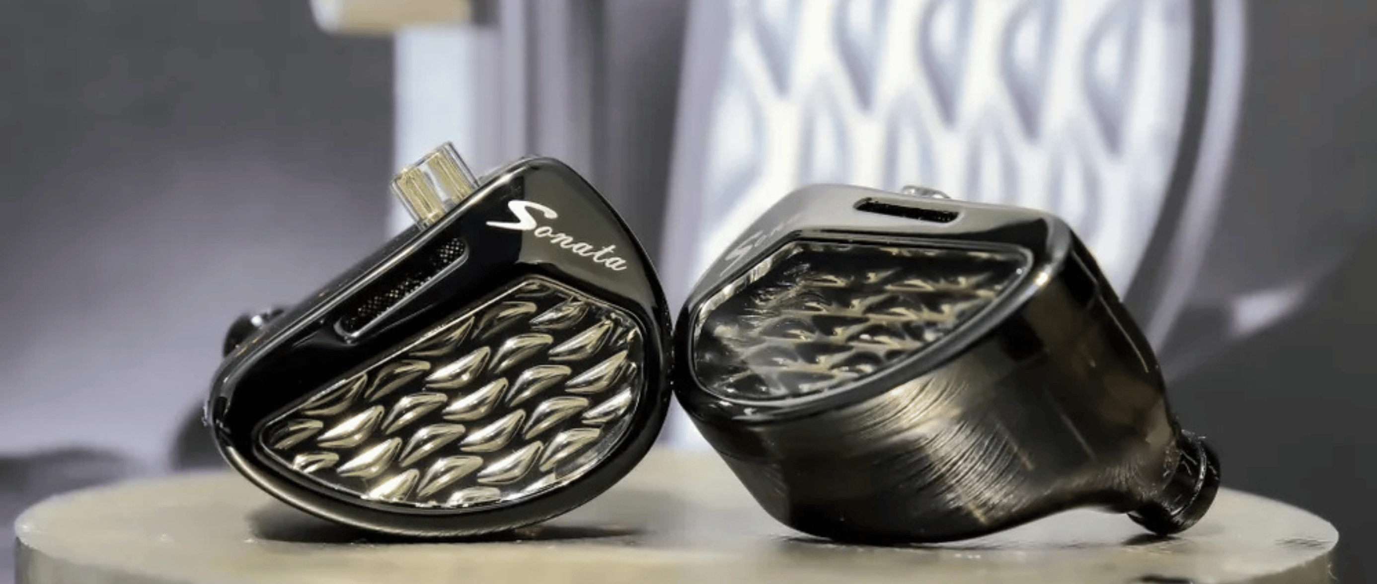 Por que você não precisa de fones moldados para ter som profissional no palco